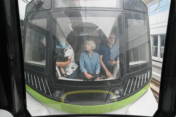 قطار REM در دومین روز هم دچار مشکل شد